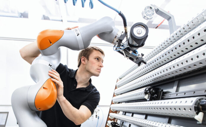 KUKA_Human-Robot-Collaboration_01